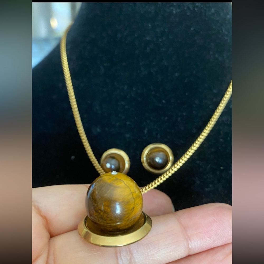 Brilho earring and Necklace tiger eye set
